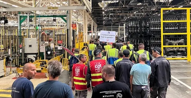 photo  une partie du personnel de l’usine renault du mans s’est de nouveau mobilisée ce mardi 13 septembre 2022..  &copy;  photo cgt renault 