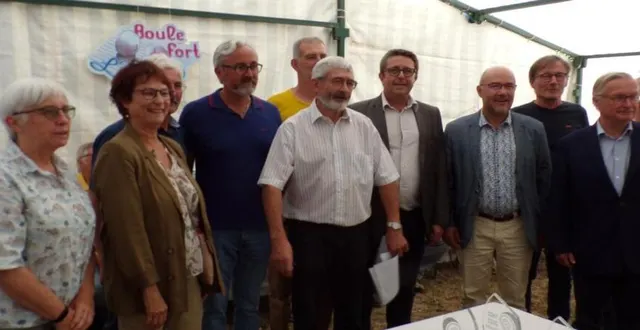 photo  les personnalités aux côtés du président claude langlais  &copy;  le maine libre 