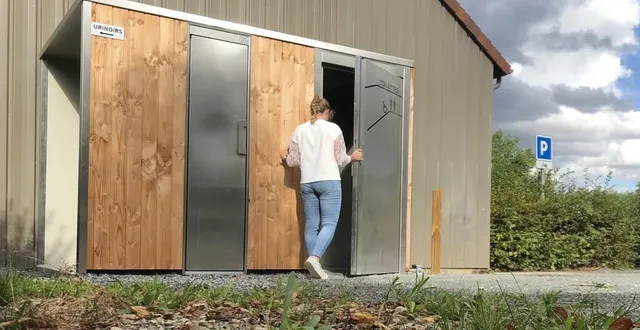 photo  pour toutes les communes qui en disposent, les toilettes publiques sont un service indispensable.  &copy;  le maine libre 