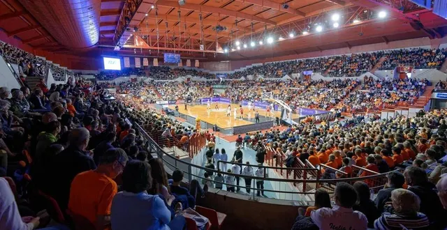 photo  chaudron des matches du mans sarthe basket, la salle antarès va subir des travaux. la ville va améliorer le confort assis des spectateurs.  &copy;  dominique breugnot/teamdbc-pictu 