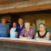 photo  les membres du bureau de la pétanque ont clôturé la saison avec, au centre, le président michel cadieu. 