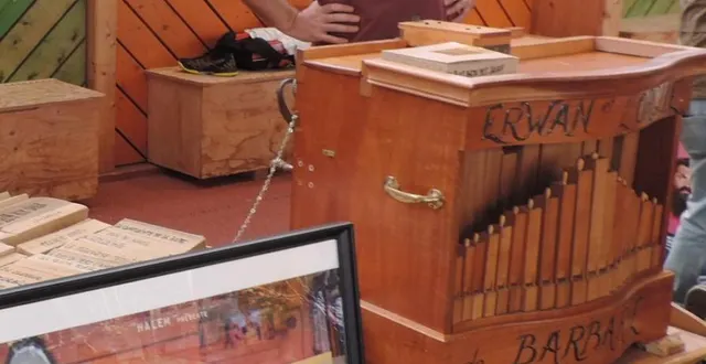 photo  erwan fouquet animera les séances avec son orgue de barbarie.  &copy;  ouest-france 