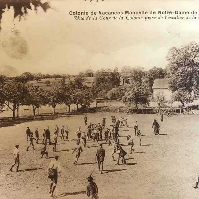 photo carte postale envoyée à ses parents par georges, un jeune colon de perseigne, en août 1929.  ©  coll. particulière