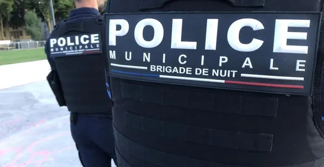 photo  depuis quelques mois, des épiceries de quartier du centre-ville d’angers sont surveillées par les services de la ville et la police municipale.  &copy;  ouest-france 