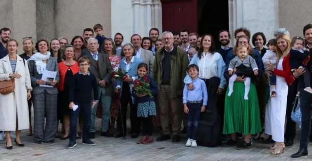 photo  entourés de leurs enfants, petits-enfants et arrière-petits-enfants, alain et chantal de dieuleveult ont célébré leurs noces de platine.  &copy;  ouest-france 