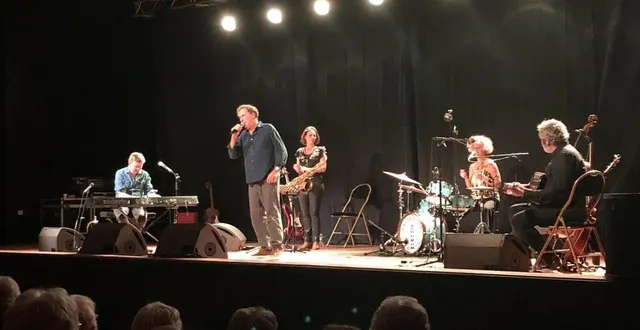 photo  le chanteur humoriste françois morel originaire de saint-georges-des-groseillers (orne) s’est produit salle maurice-lecocq, ce vendredi 23 septembre 2022.  &copy;  ouest-france 