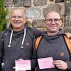 photo  lors de leur boucle de 20 km, les randonneurs françois-xavier  et dominique sempé ont fait une halte culturelle pour l’exposition de sculptures dans l’église romane. 