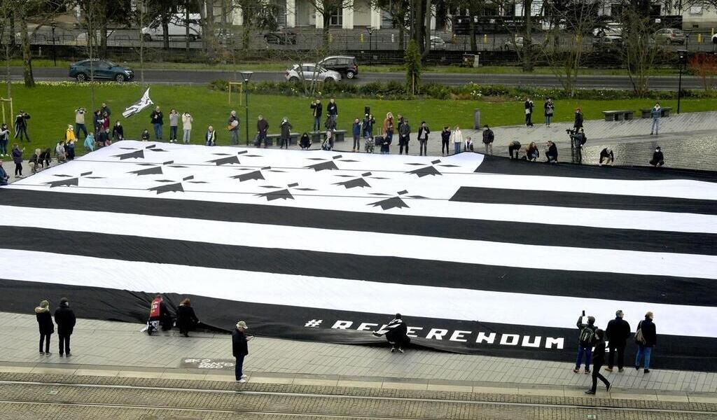 Nantes : le plus grand drapeau breton du monde va être déployé