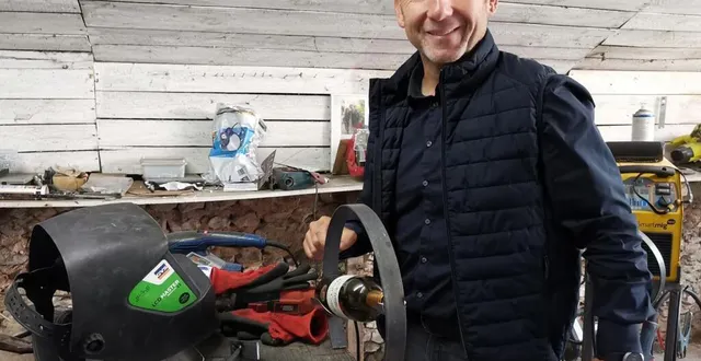 photo  ludovic gaudrée dans son atelier de création.  &copy;  ouest-france 