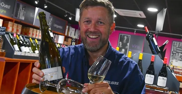 photo  le mans, mardi 20 septembre 2022. pierre-marie gastebois, le responsable du magasin intercaves le mans, propose du vin sarthois toute l’année. avec succès.  &copy;  le maine libre-yvon loue 