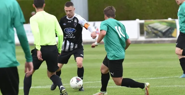photo  dylan vannier et le fc argentan sortent d’une prestation médiocre face à la réserve de l’us alençon.  &copy;  archives joseph thouin 