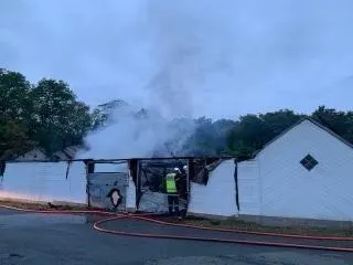 photo  les pompiers sarthois ont été engagés sur un feu d’habitation à ecommoy ce vendredi 30 septembre dans l’après-midi.  &copy;  photo le maine libre 