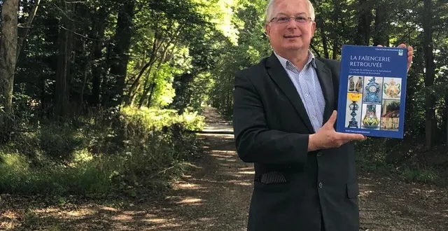 photo  claude brossier est l’auteur du livre « la faïencerie retrouvée », publié en mai 2022 aux éditions la concrète.  &copy;  le maine libre 