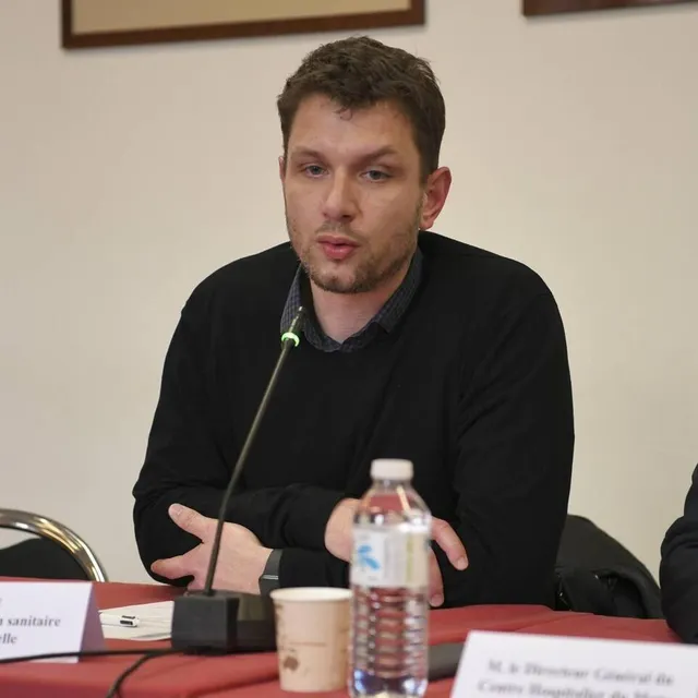 photo l’urgentiste joël pannetier en est convaincu : pour limiter la fuite des personnels, il faut à la fois valoriser de façon significative les nuits et les week-ends, et imposer au public comme au privé le partage des gardes.  ©  photo archives le maine libre yvon loue