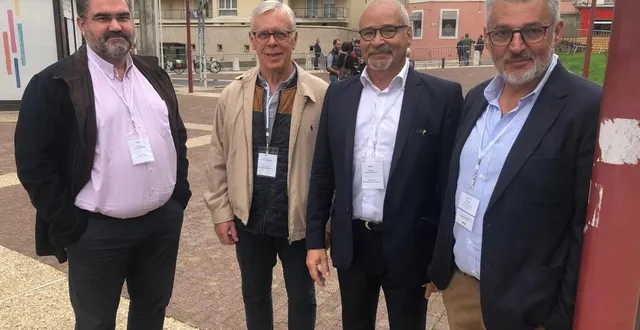 photo  les drs chagneau, maison, joubert et richard sont venus assister au conseil national de la refondation. ces médecins font partie des 70 % de généralistes libéraux sarthois impliqués dans les gardes.  &copy;  ouest-france 