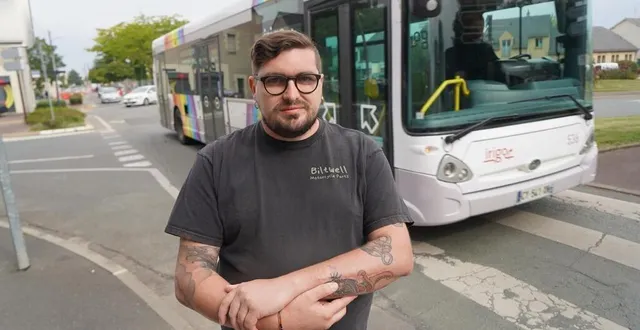 photo  simon lefort sur les lieux de son accident, au rond-point des portes-de-cé aux ponts-de-cé.  &copy;  ouest-france 