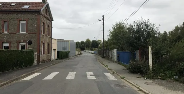 photo  une partie de la rue de la fonderie de flers, dans l’orne, a été cédée à sodiflers, l’entreprise qui gère le centre leclerc, en vue du déménagement de l’enseigne dans la zone du plancaïon.  &copy;  ouest-france 