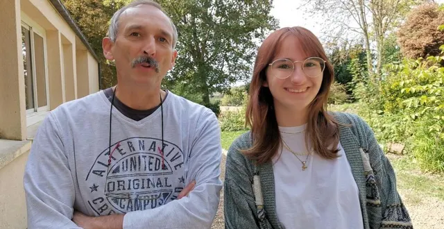 photo  jean-luc poupon, directeur de l’établissement scolaire par alternance, et sina lechner, étudiante allemande.  &copy;  ouest-france 