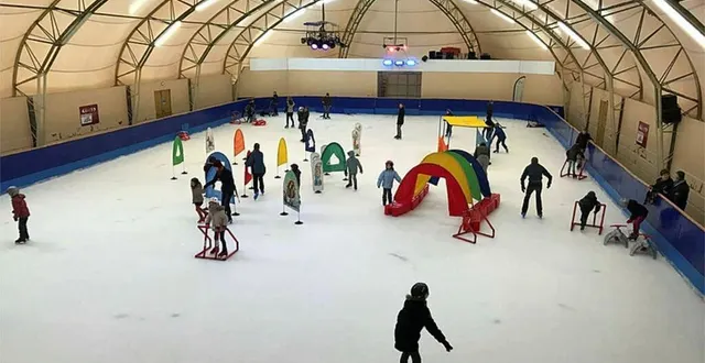 photo  la patinoire d’alençon restera close cet hiver.  &copy;  archives ouest-france 
