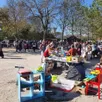 photo les brocantes, bric-à-brac, vide-greniers en plein air se font plus rares.