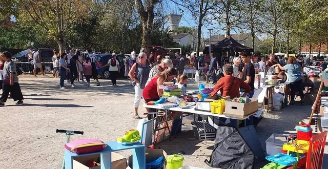 photo  les brocantes, bric-à-brac, vide-greniers en plein air se font plus rares.  &copy;  archives le maine libre 