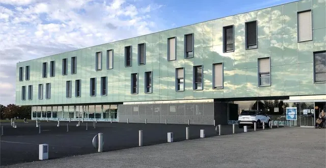 photo  le pôle santé sarthe et loir est situé dans la commune du bailleul, à mi-chemin entre sablé-sur-sarthe et la flèche (sarthe).  &copy;  archives ouest-france 