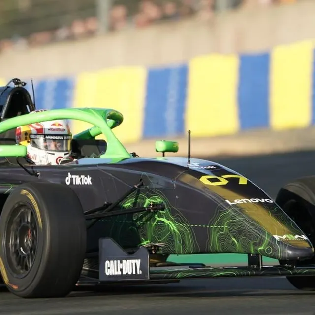 photo le streamer gotaga, sponsorisé par red bull pour ce gp explorer.  ©  photo : ouest-france