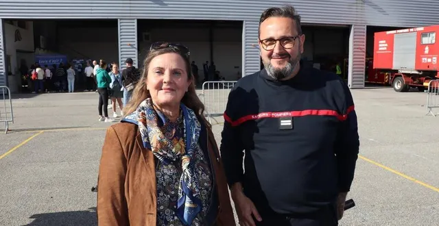 photo  christine royer, la sous-préfète d’argentan, est venue saluer le lieutenant natario lors de la porte ouverte de la caserne des pompiers d’argentan, ce samedi 8 octobre.  &copy;  ouest-france 