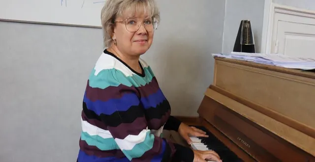 photo  irina nikonovich, née au kazakhstan de parents russes, enseigne à l’école de musique de la flèche depuis la rentrée 2020. elle a à cœur d’emmener ses élèves le plus loin possible.  &copy;  ouest-france 