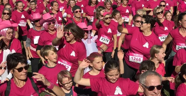 photo  plus de 4 000 personnes ont participé à la course les elles de l’orne dimanche 9 octobre à alençon.  &copy;  ouest-france 