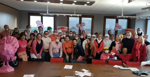 photo  les collaborateurs de la marque le gaulois ont tenu à s’associer à l’opération octobre rose.  &copy;  julie hurisse 