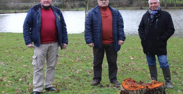 photo  jean-philippe bodereau, président, (au centre), entouré de daniel ricordeau et yves leroux, membres du bureau.  &copy;  ouest-france 