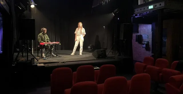 photo  la chanteuse marcia higelin et le pianiste lucas raharitianasoa, à la salle open de flers, dans l’orne.  &copy;  ouest-france 