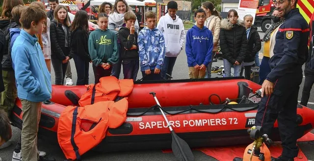 photo  souligné-sous-ballon, jeudi 13 octobre 2022. le grand public, et notamment les plus jeunes, a été sensibilisés à la notion de risques et de résilience.  &copy;  le maine libre-yvon loue 