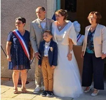photo  laëtitia et frédéric se sont dit oui à la mairie de cherré. 