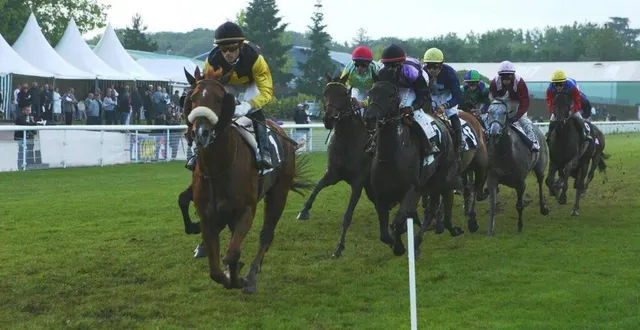 photo  cinq courses de galop et deux courses d’obstacles sont au programme dimanche 16  ctobre 2022.  &copy;  archives le maine libre 
