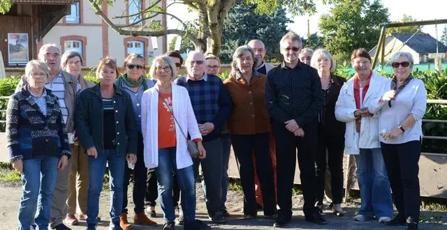 photo  l’équipe des bénévoles du panier solid’r réunie autour du président patrick charron (4e en partant de la droite).  &copy;  le maine libre 