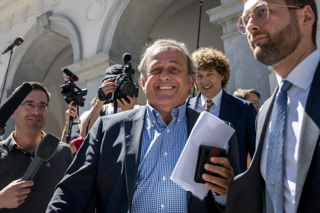 10. Michel Platini Huyền Thoại Số 10 - Biểu tượng vĩ đại của bóng đá Pháp và thế giới