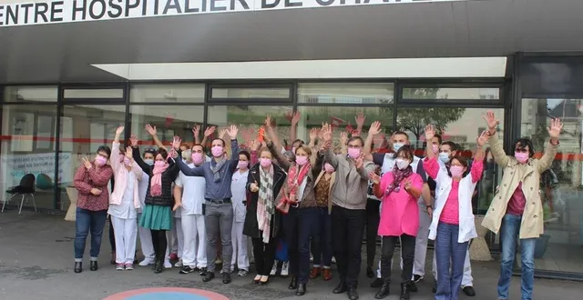 photo  le personnel du centre hospitalier de château-du-loir se mobilise contre le cancer.  &copy;  le maine libre 