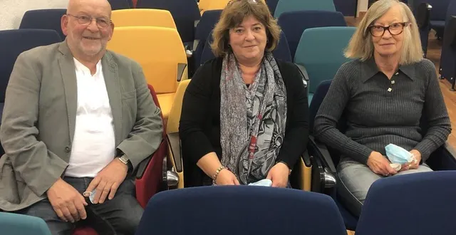 photo  isabelle gaudemer, nouvelle directrice (au centre), entourée de jean-louis mustière (à gauche) et annie denolle (à droite), respectivement ancien et nouvelle présidente.  &copy;  ouest-france 