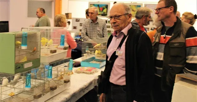 photo  jean couret est éleveur depuis 1972. il a été champion du monde avec ses diamants à tête blanche.  &copy;  ouest-france 
