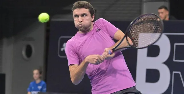 photo  gilles simon s’est qualifié pour le 2e tour de l’open de brest ce mardi 25 octobre.  &copy;  loïc l’huillier 