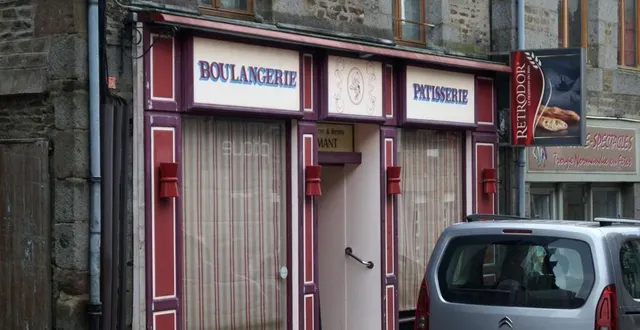 photo  les rideaux de la boulangerie, située face au musée, sont baissés définitivement.  &copy;  ouest-france 
