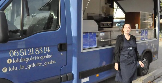 photo  lucile alias « lulu » devant son foot truck.  &copy;  le maine libre 