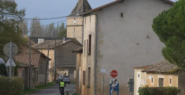 photo  habitués au calme, les habitants de sainte-soline s’apprêtent à vivre un week-end sous haute tension.  &copy;  co – marie delage 