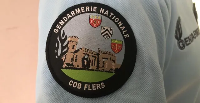 photo  la rondache représente l’identité du territoire. elle est portée sur l’épaule droite de l’uniforme des gendarmes.  &copy;  ouest-france 