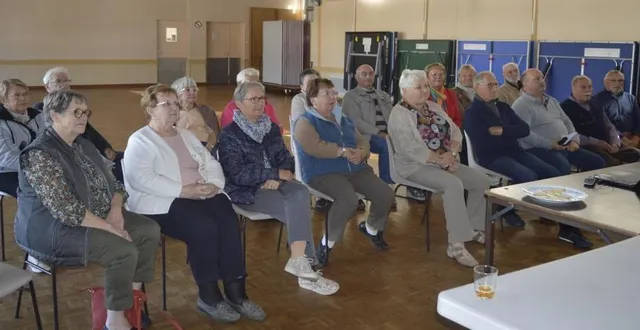 photo  les adhérents du foyer rural de crosmières à l’issue de l’assemblée générale.  &copy;  le maine libre 