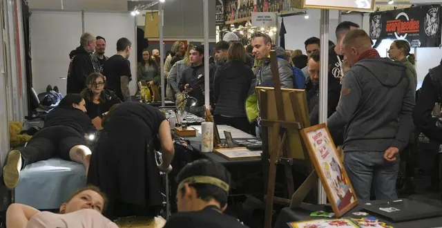 photo  en 2020, durant deux jours, le salon du tatouage avait attiré près de 10 000 visiteurs.  &copy;  archives le maine libre – yvon loué 