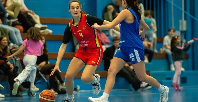 photo  morel léonie (bouaye).  &copy;  baptiste mura 