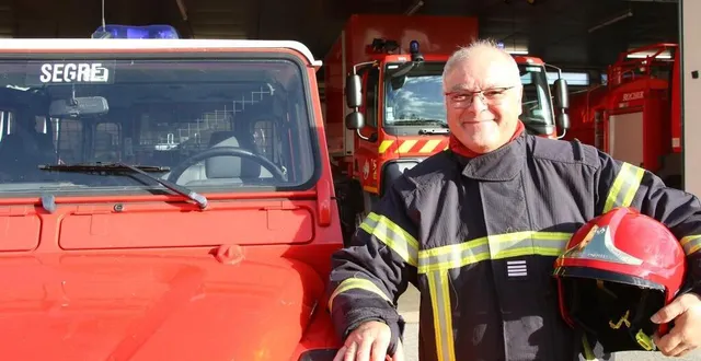 photo  sapeur-pompier depuis plus de 47 ans, le commandant dominique leriche assure ses dernières gardes au centre de secours de segré.  &copy;  co 